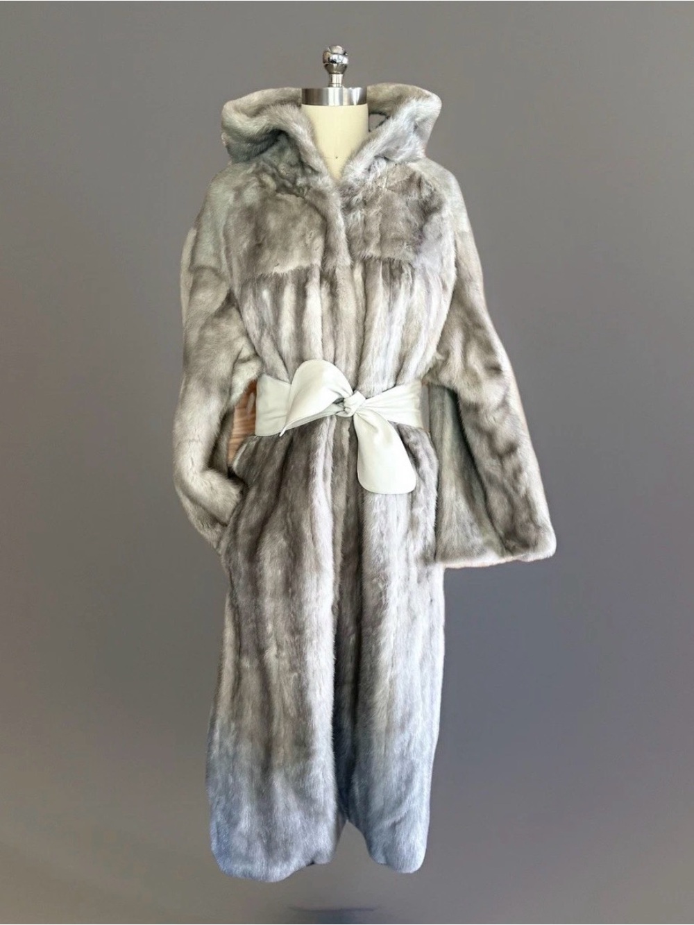 GORGEOUS SAPPHIRE MINK FULL LENGTH HOODED FUR COAT ELEGANT FEMININE VTG LUXURY
